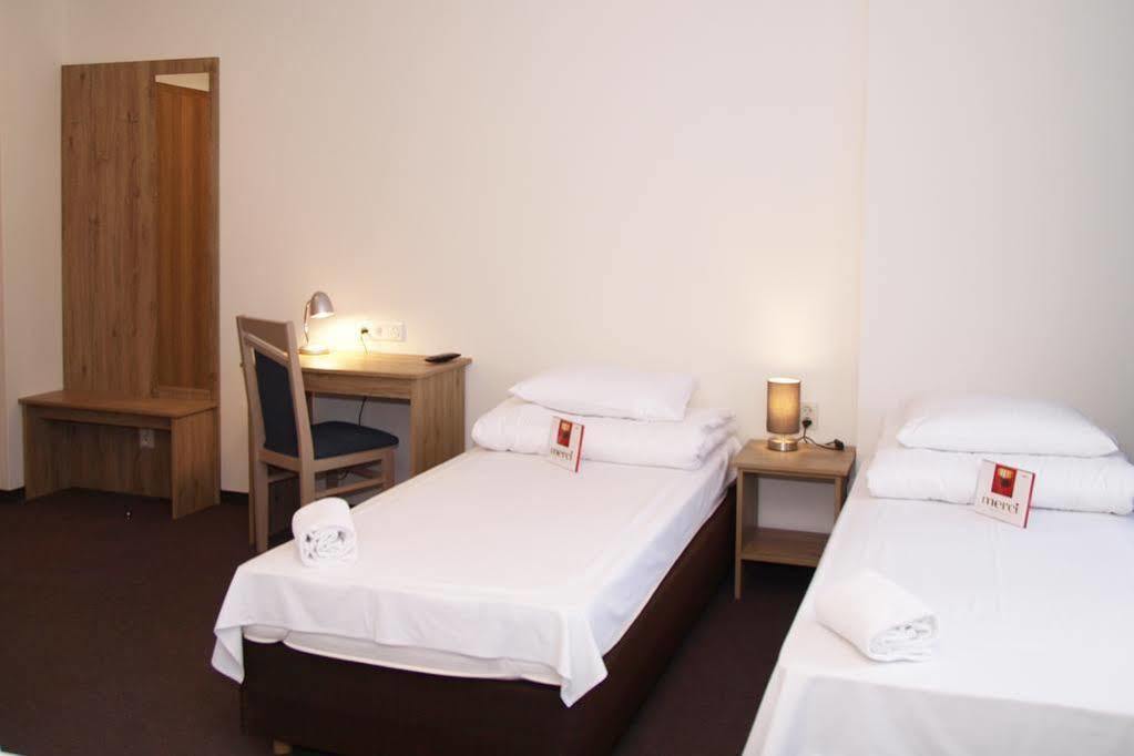 Smart2stay Pod Lipami 2* Warszawa